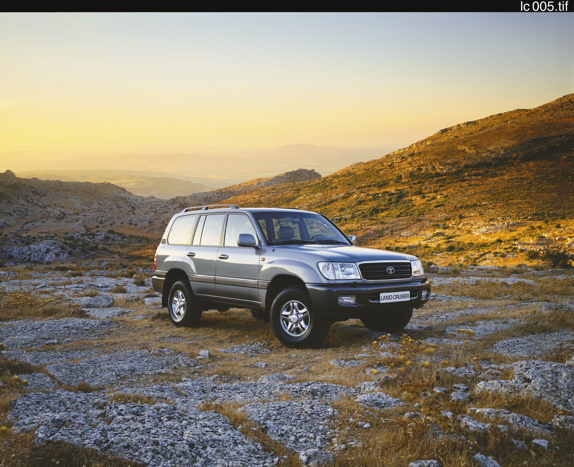 Toyota Land Cruiser V8 (2UZ)