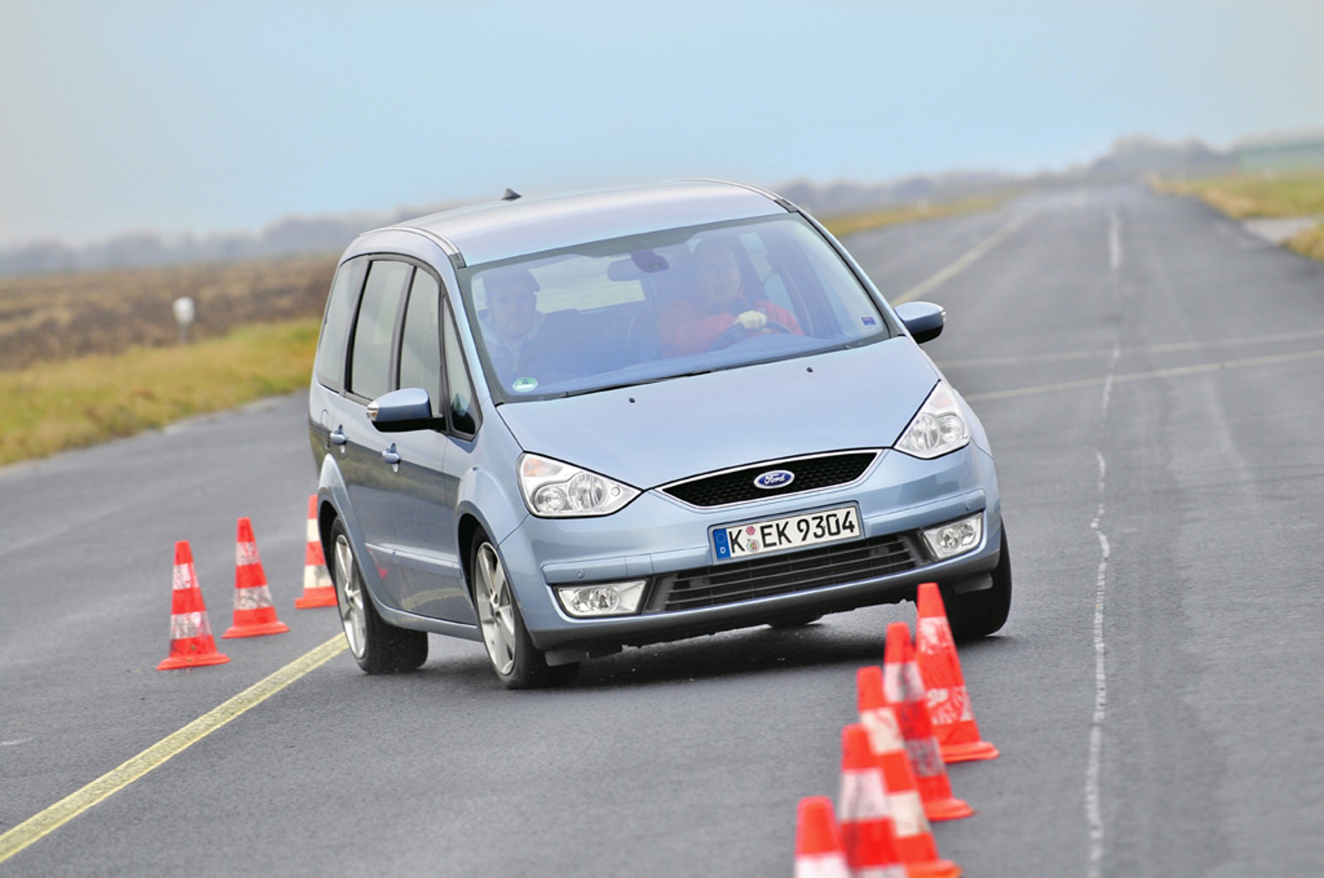 Megavany dla rodziny - Hyundai H1 kontra Ford Galaxy i VW Miltivan