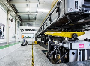 Grupa Wielton odczuwa kryzys branży transportowej. Przychody na 35-procentowym minusie