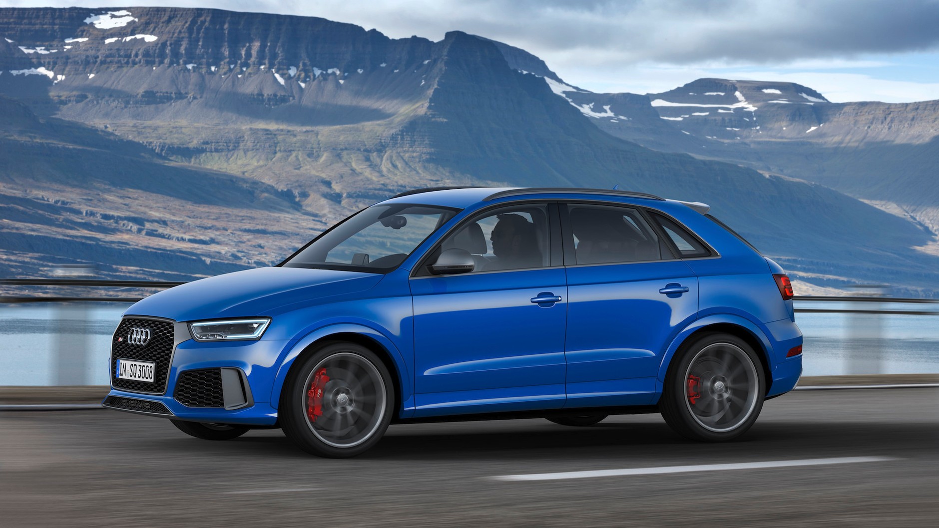 Audi RS Q3 performance