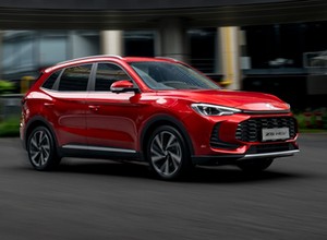 Wiemy, jak wygląda nowe MG ZS. Mocna hybryda ściągnie do salonów nowych klientów