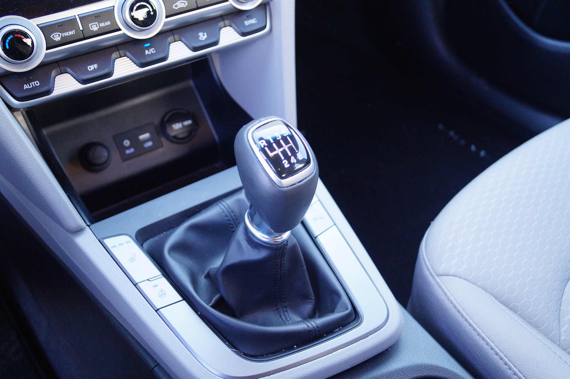 Hyundai Elantra 1.6 MPI