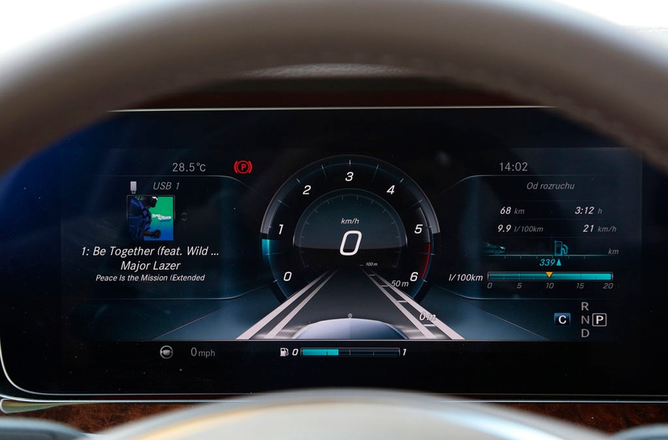 Mercedes E 220d - czy jest wystarczająco inteligenty na nasze drogi?