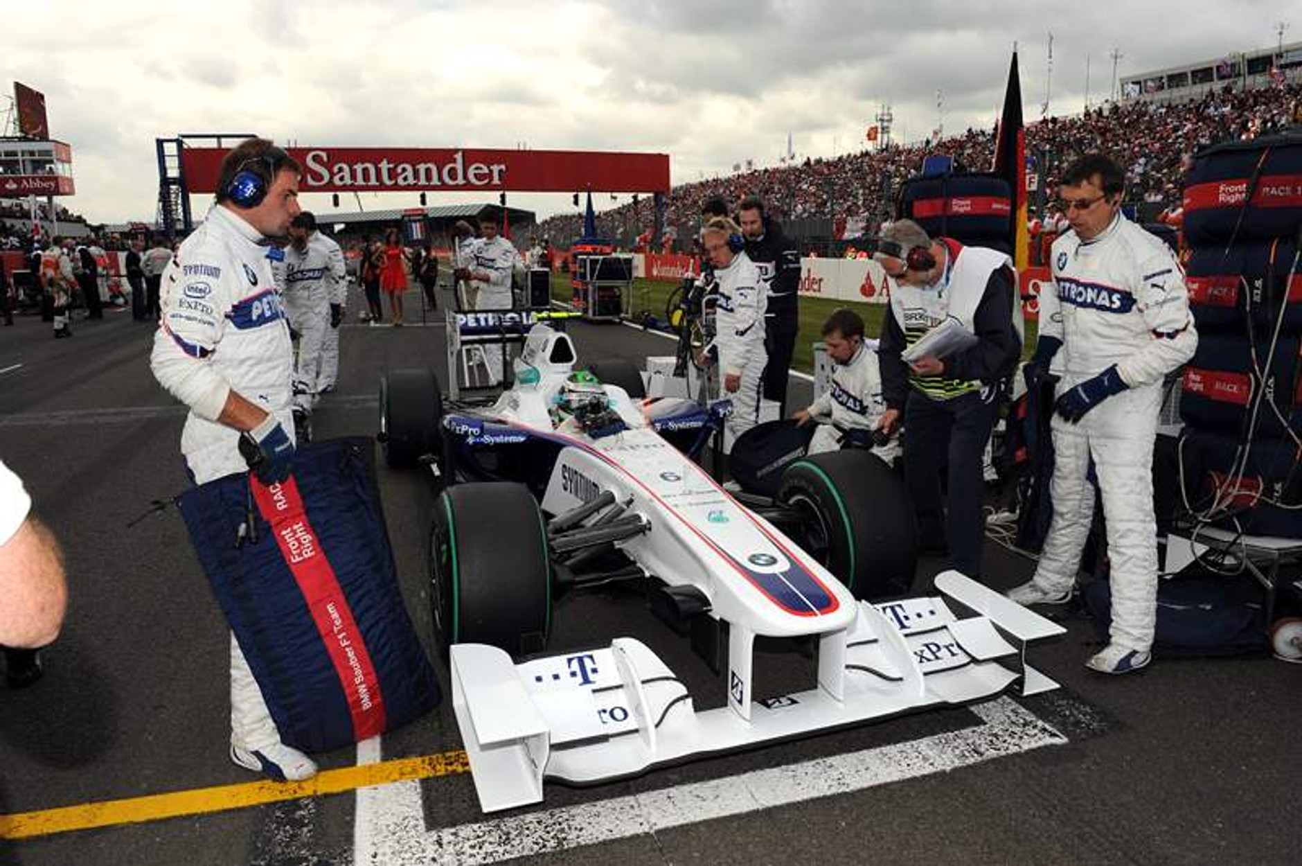 Grand Prix Wielkiej Brytanii 2009: trzeci triumf Vettela (fotogaleria)