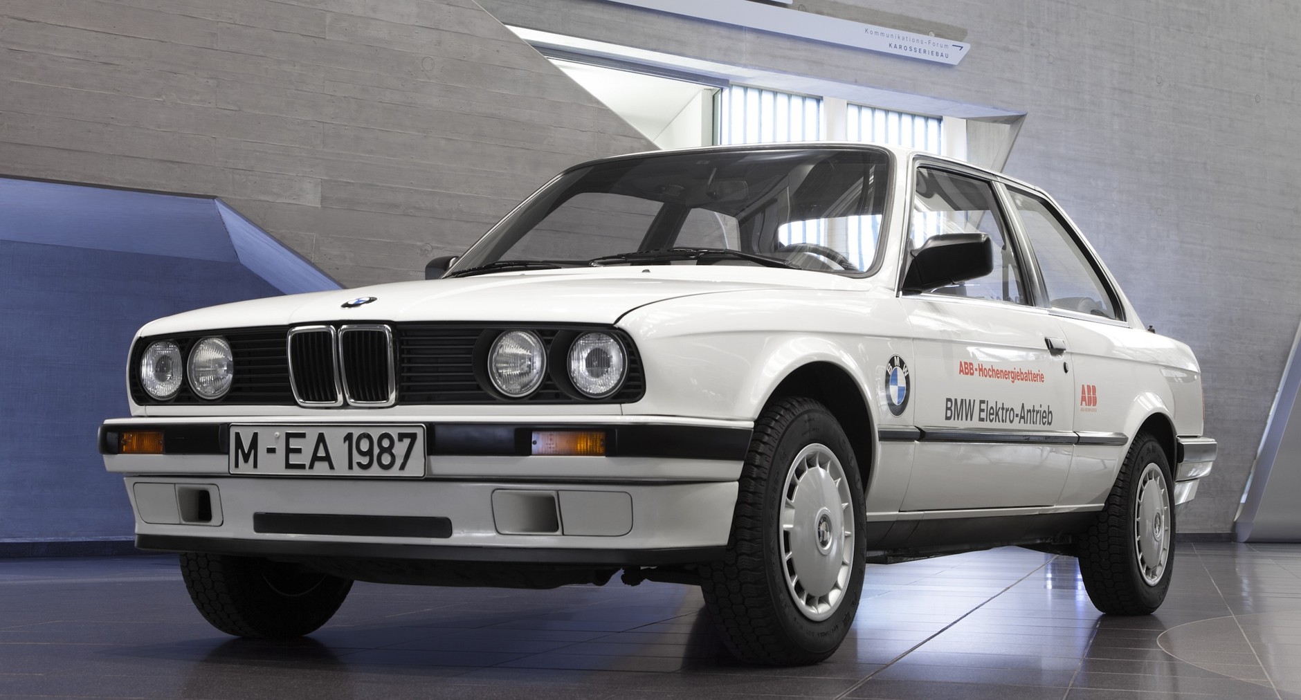 Elektryczna wersja BMW serii 3 (E30; 1987-1990)