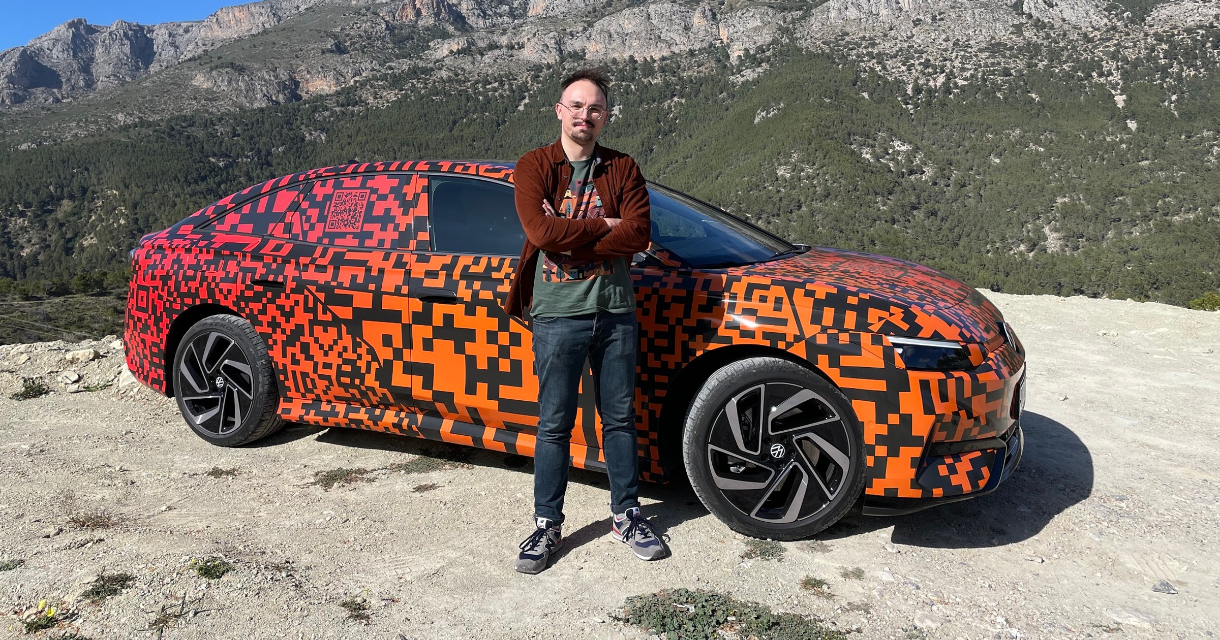 Pierwsza jazda zamaskowanym Volkswagenem ID.7