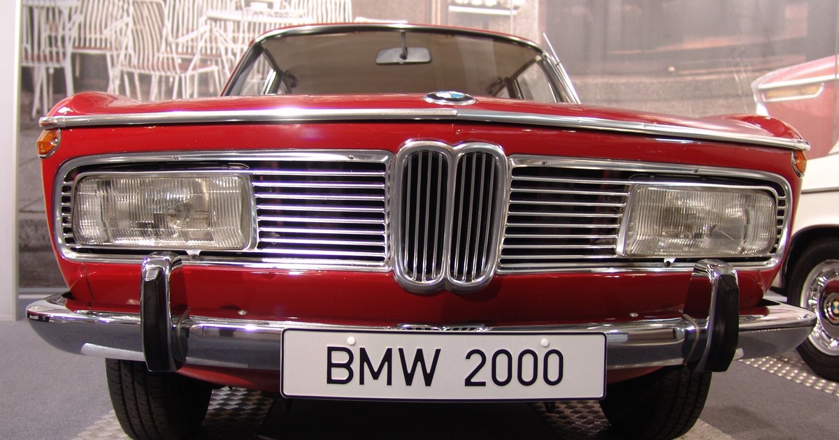 BMW 2000