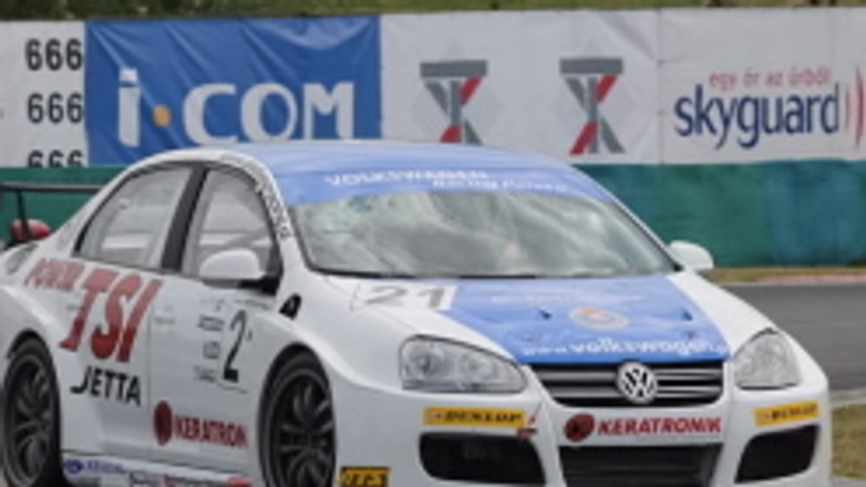 Wyścigi: Volkswagen Racing Polska na torze w Poznaniu