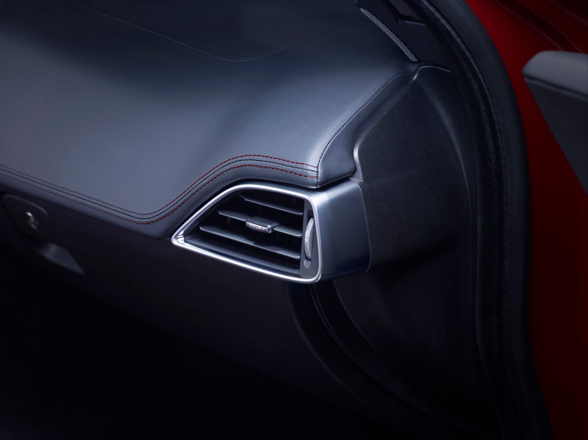 Jaguar XE - Drżyjcie Bawarczycy