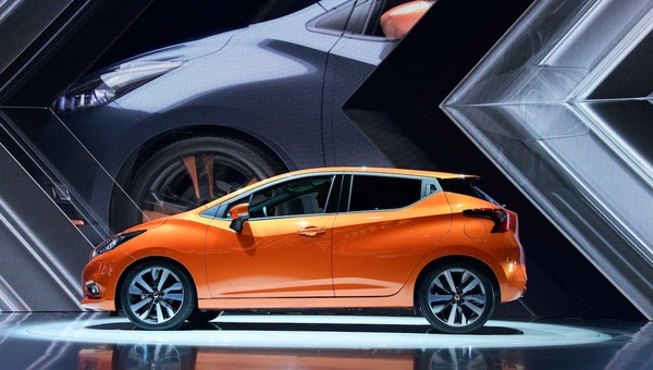 Nissan podczas salonu samochodowego w Paryżu
