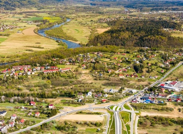 Druga część obwodnicy Sanoka w realizacji. W jej skład wejdzie nowy most nad Sanem