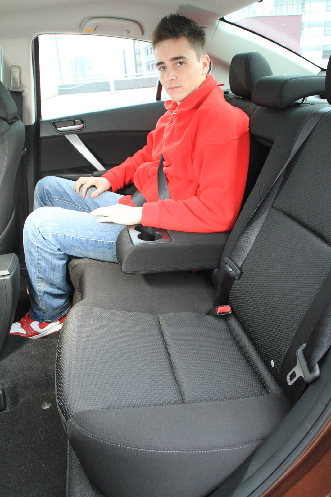 Mazda 3: kompakt w stylu limuzyny