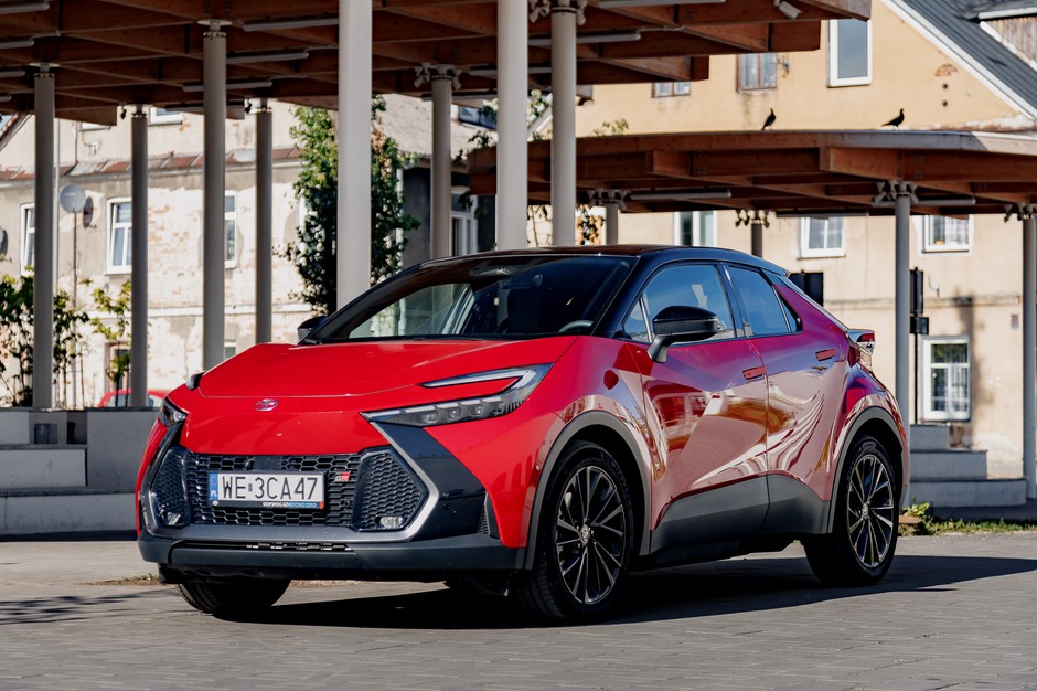 2024 Toyota C-HR PHEV
