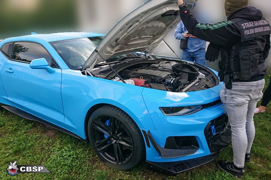 CBŚP rozbiło 20-osobowy gang złodziei. Kradli auta w Niemczech