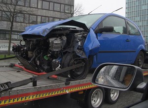 Wypadek autem bez ważnego badania technicznego - czy zadziała ubezpieczenie?