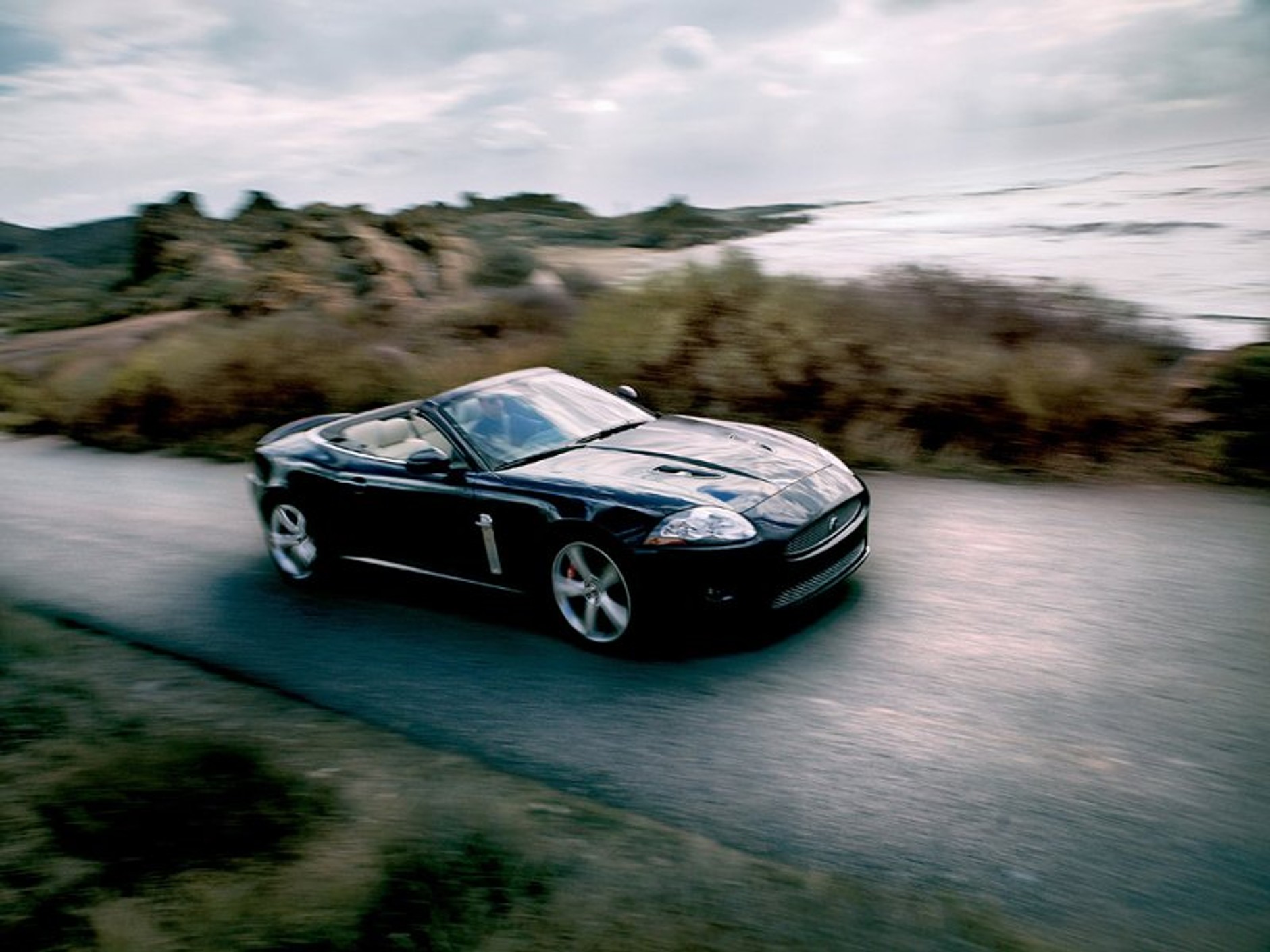 Genewa 2007: Jaguar XKR Portfolio