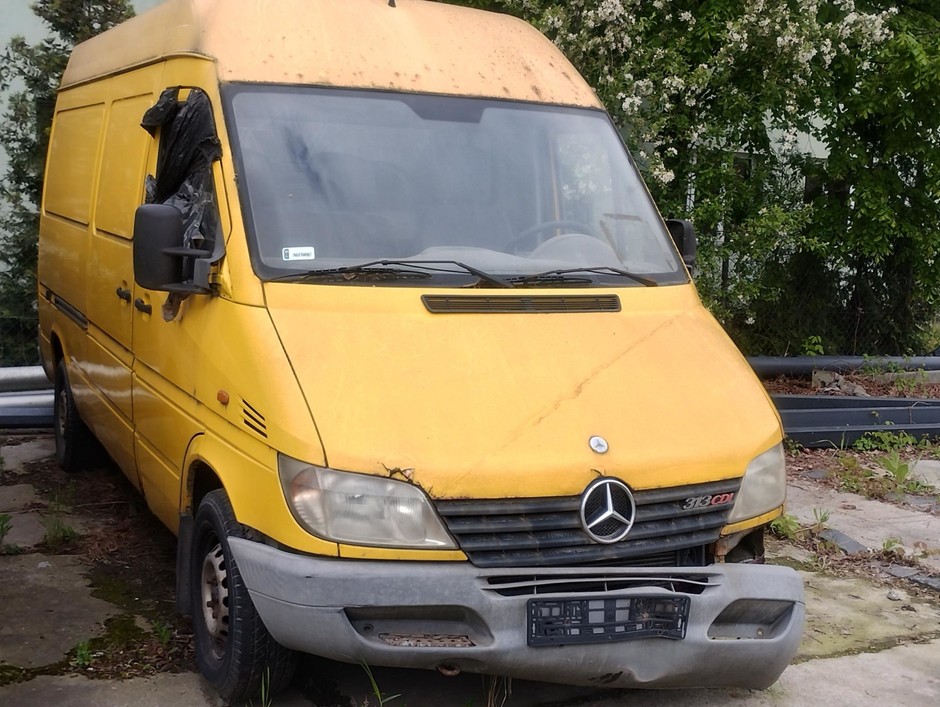 Porzucone samochody oferowane na sprzedaż przez ZDM Warszawa