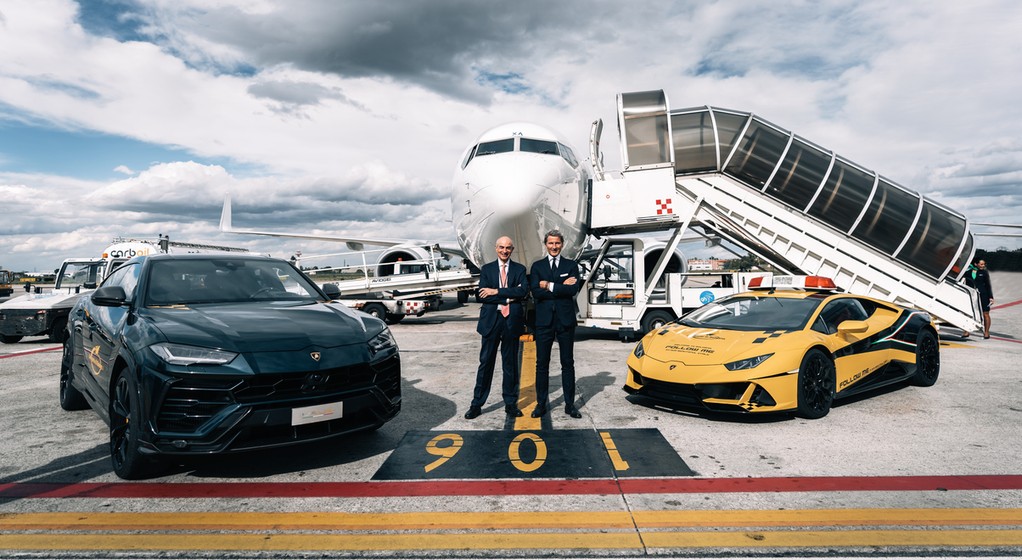 Lamborghini na lotnisku w Bolonii