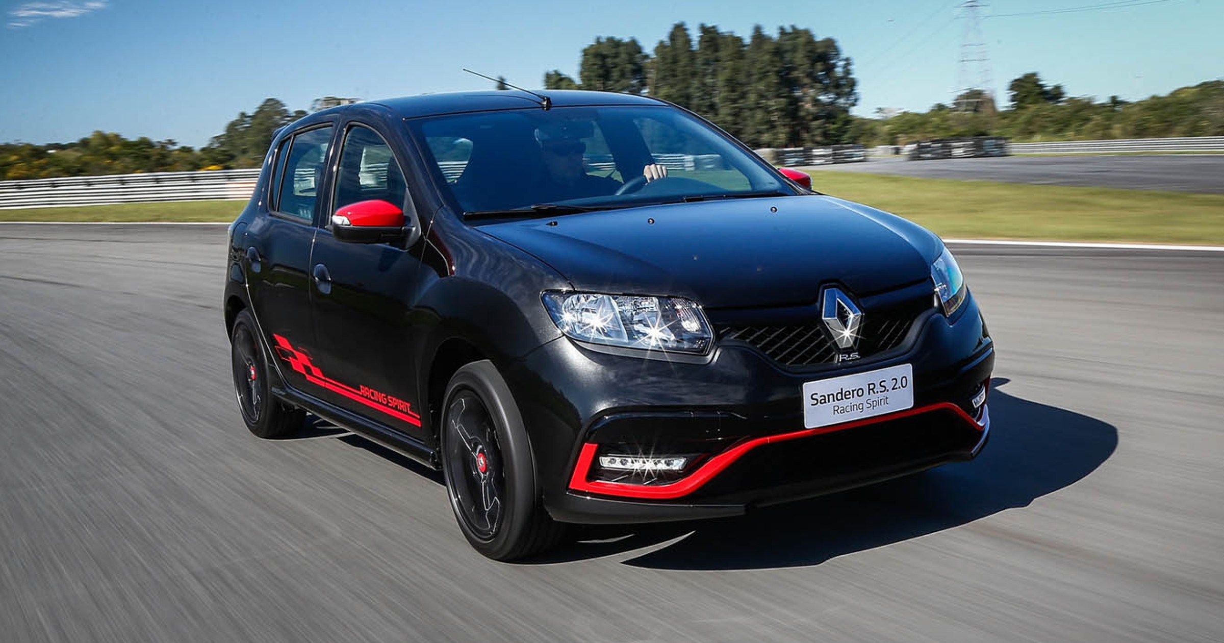 Renault Sandero R.S. 2.0 Racing Spirit – old schoolowy hot hatch