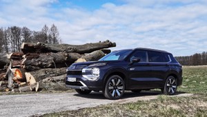 Już jeździłem nowym "wypasionym" rodzinnym japońskim SUV-em. Mitsubishi  Outlander celuje w premium i robi to dobrze