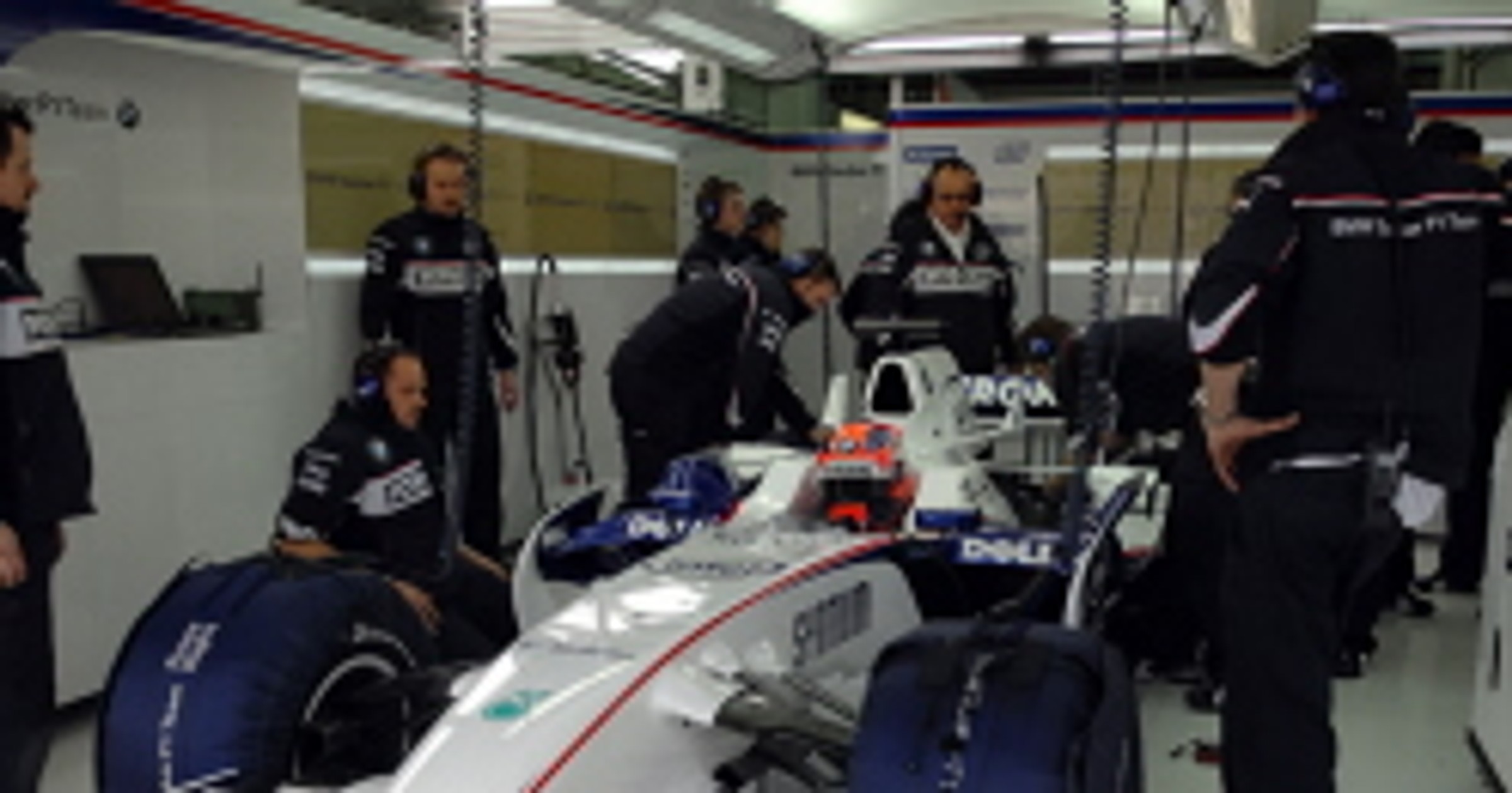 Formuła 1: Raikkonen bezkonkurencyjny, Kubica w czołówce
