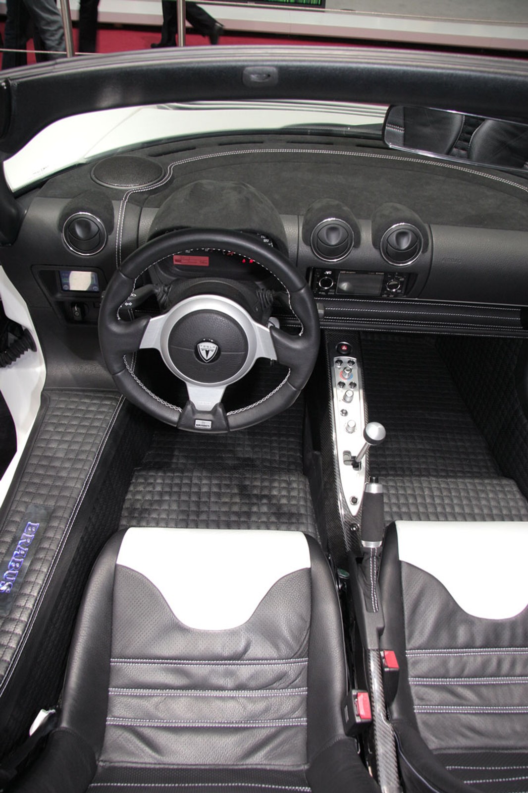 Genewa 2009: parada sportu i tuningu (fotogaleria)