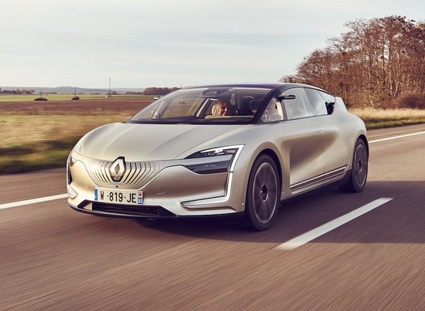 Renault Symbioz - samochód z 2030 roku