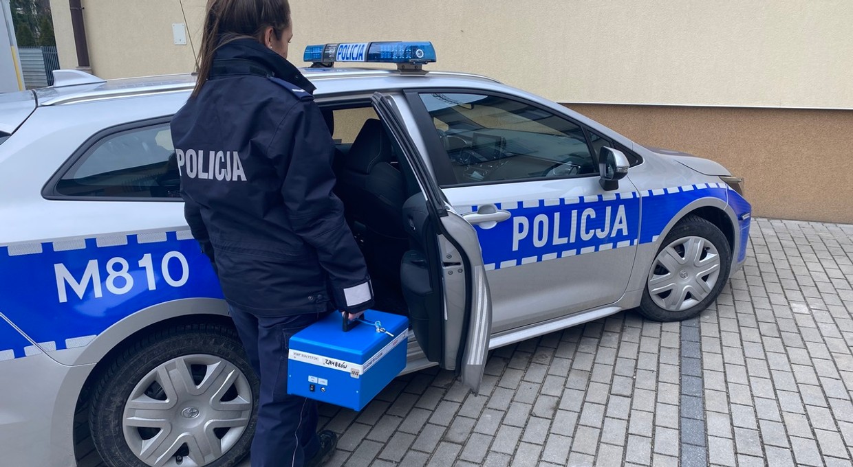 Policja pochwaliła się nowym sprzętem. Do czego służy "niebieskie pudełko"?