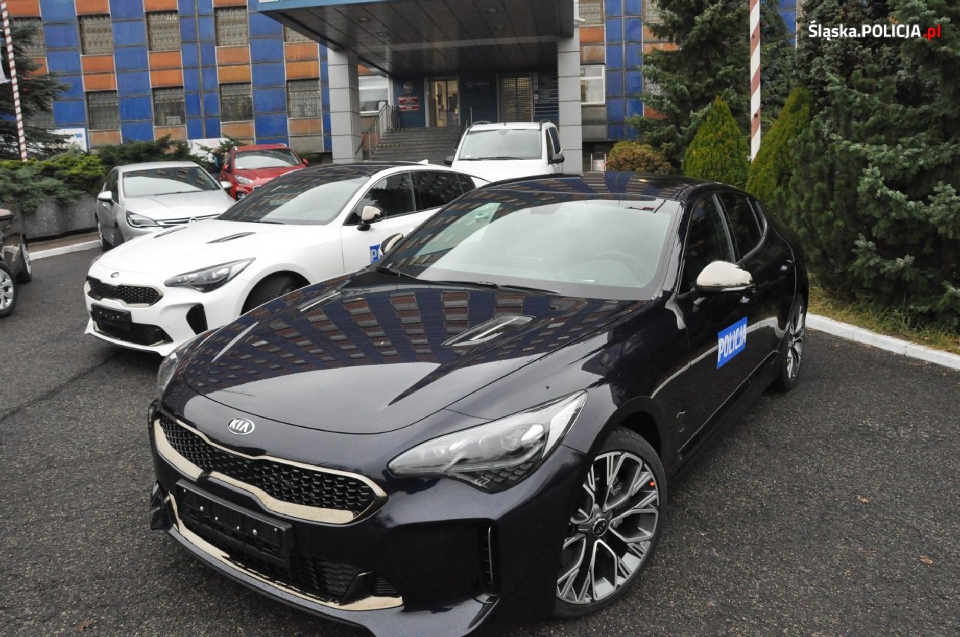 Nowe radiowozy śląskiej policji