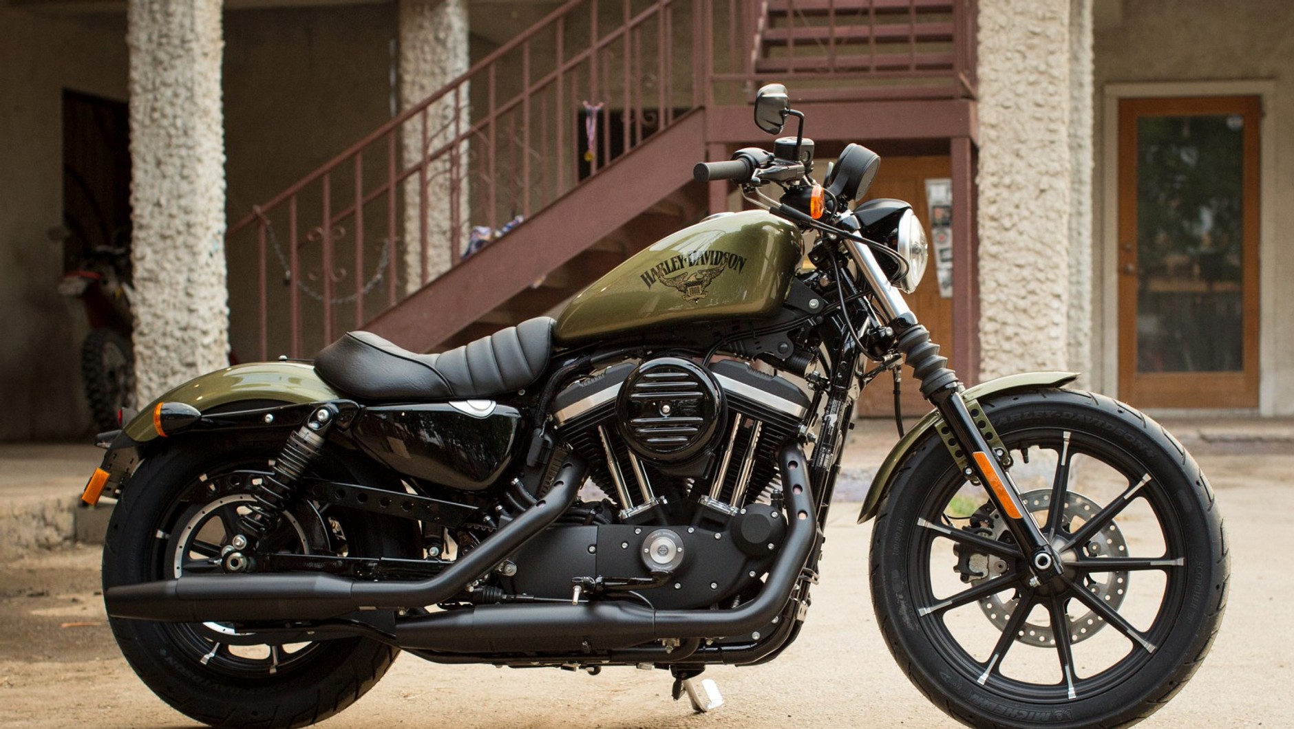 Iron 883