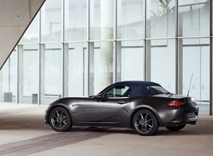 Mazda MX-5 po liftingu będzie zwinniejsza. Wygląd został po staremu