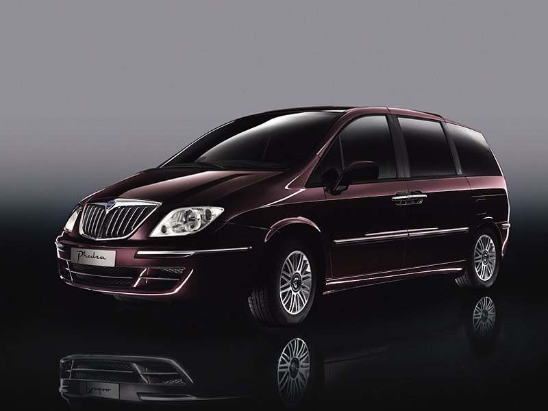 Lancia Phedra: włoski luksus w nowym opakowaniu