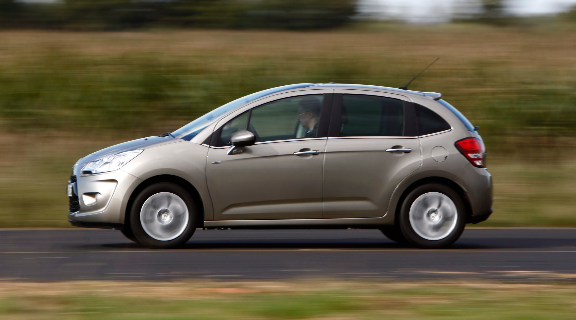 Citroen C3 występował jako 5-drzwiowy hatchback.