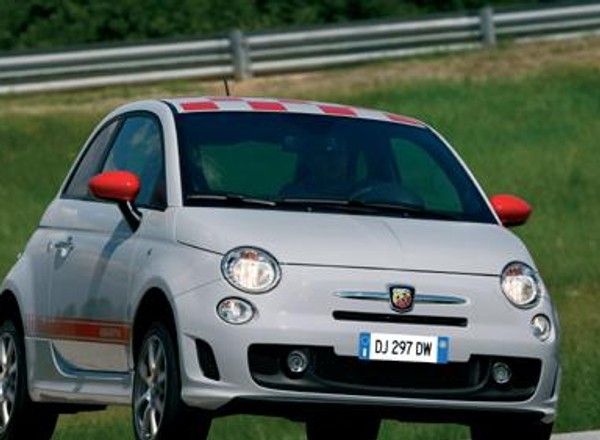 Fiat 500 Abarth - Legenda wraca na tor