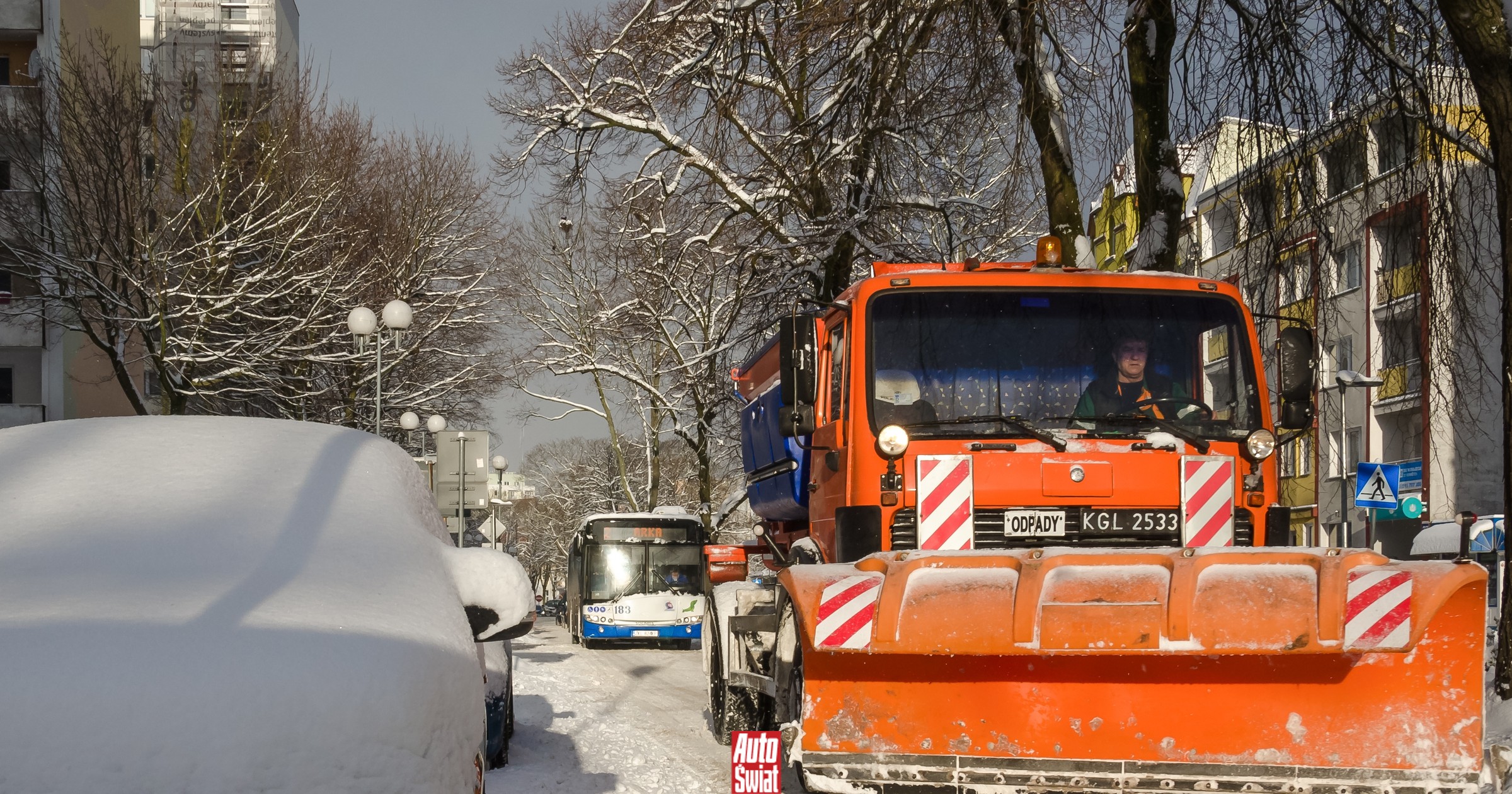 Pługopiaskarka uszkodziła samochód? Kto ponosi odpowiedzialność?