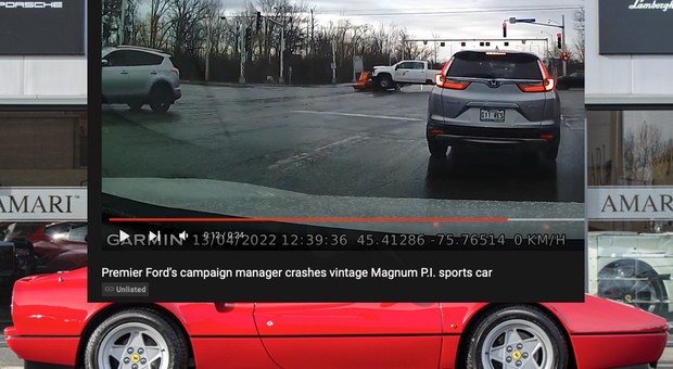 Wielki pick-up Chevrolet Silverado przejechał po sportowym Ferrari [Nagranie]
