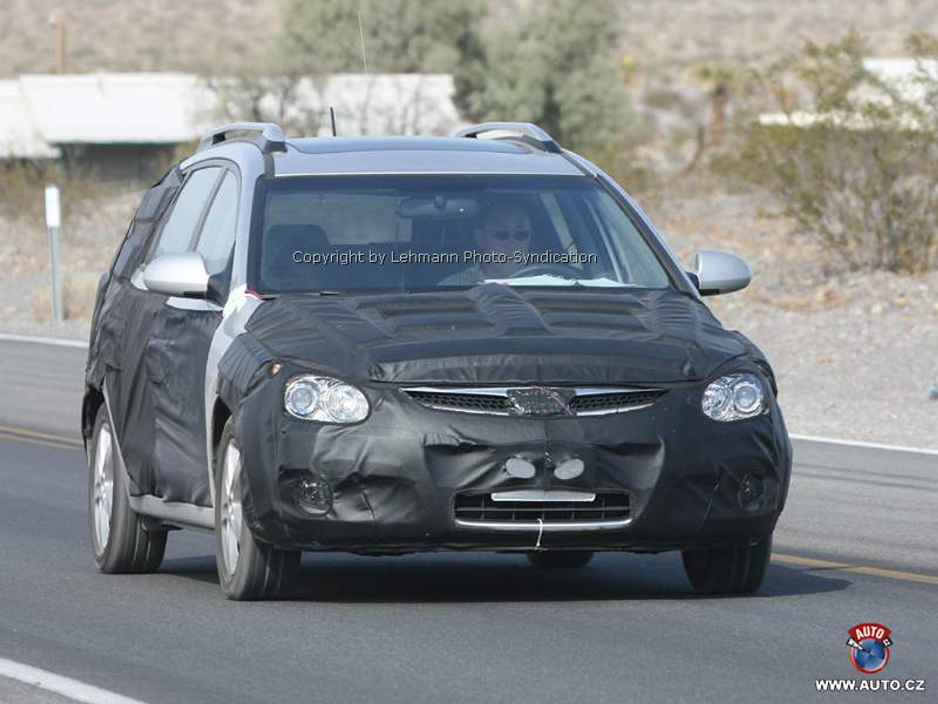 Zdjęcia szpiegowskie: cztery nowe modele Hyundaia