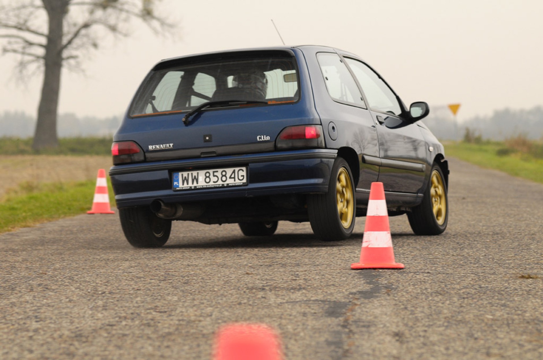 Renault Clio 1.8 16V: dziarski staruszek czy kupa złomu?