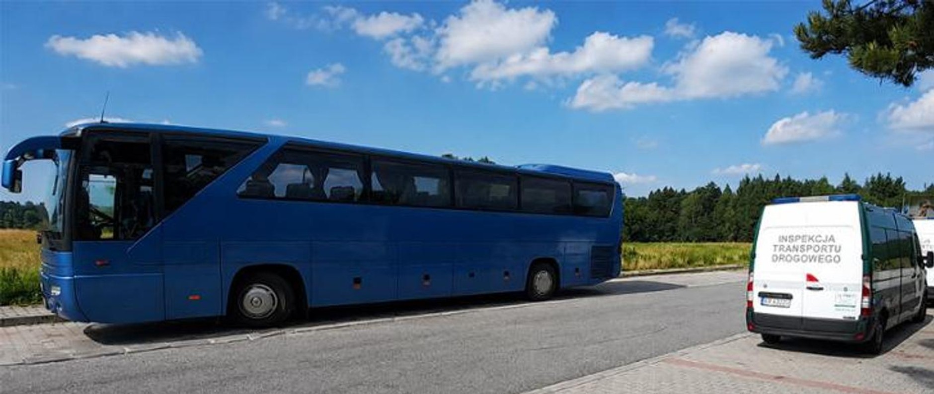 Zaniedbany autokar zatrzymany przez inspektorów ITD