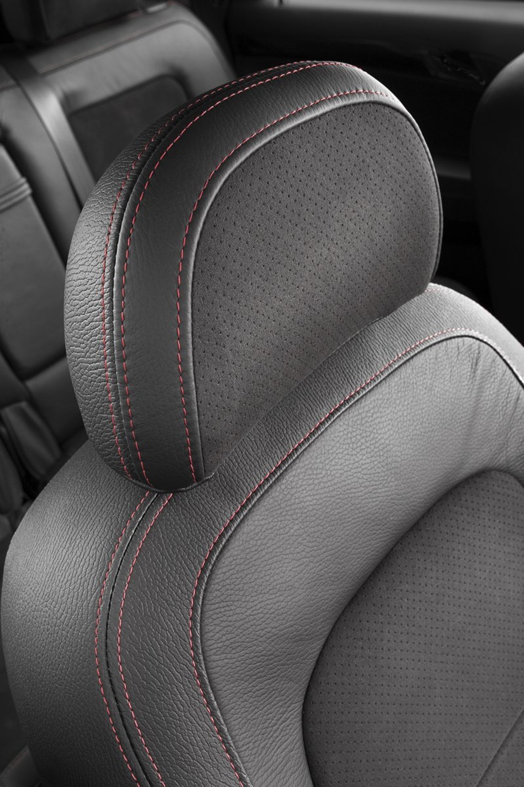 Saturn VUE Red Line – w czerwonym polu