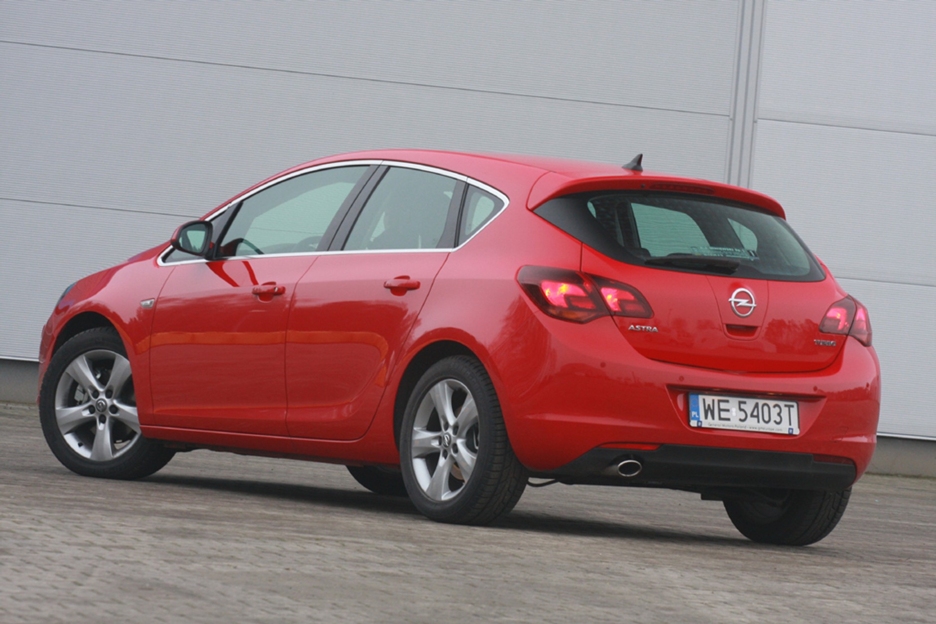 Opel Astra - Sklonowali Opla Insignię?