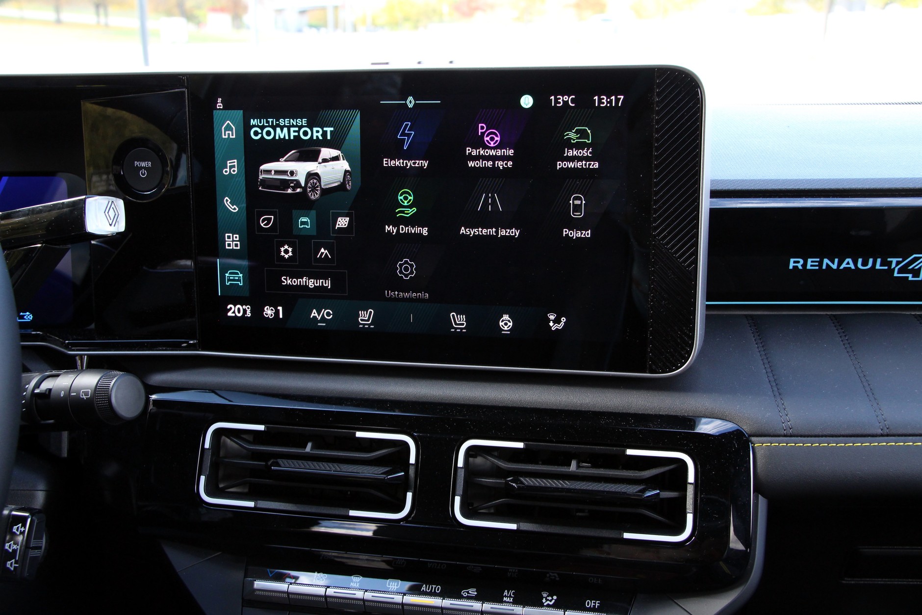 Renault 4 E-Tech Iconic