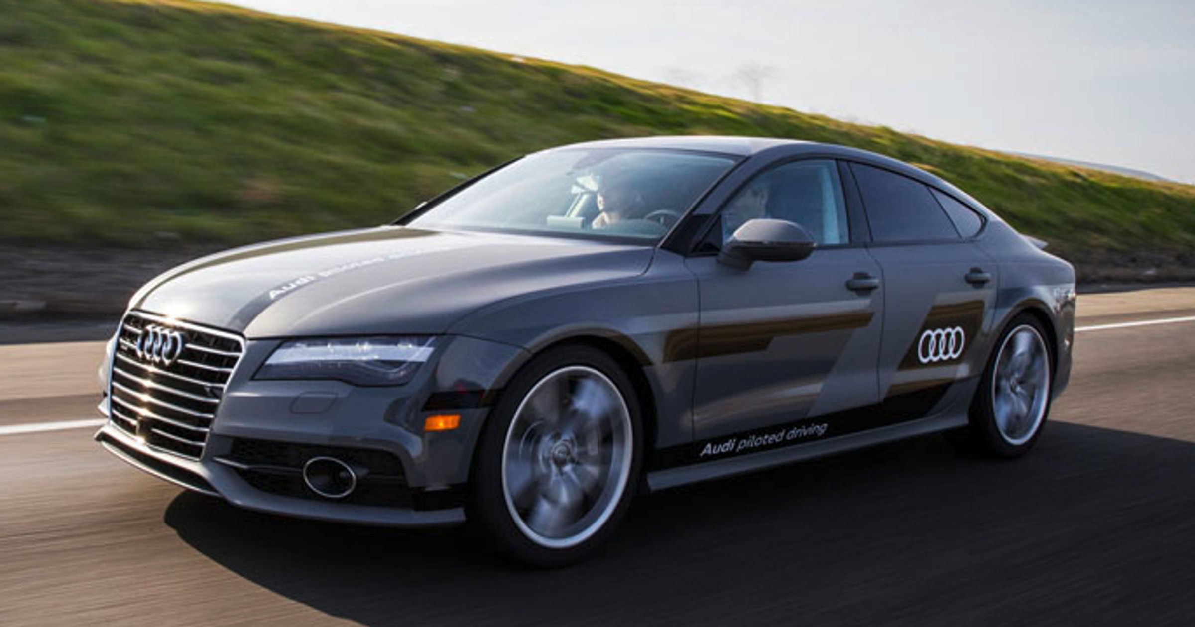 Audi A7 Sportback piloted driving concept  - 560 mil bez trzymania kierownicy