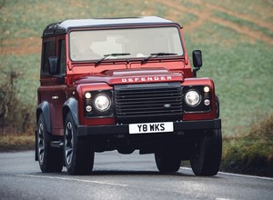 Land Rover Defender: edycja specjalna z silnikiem V8/405 KM