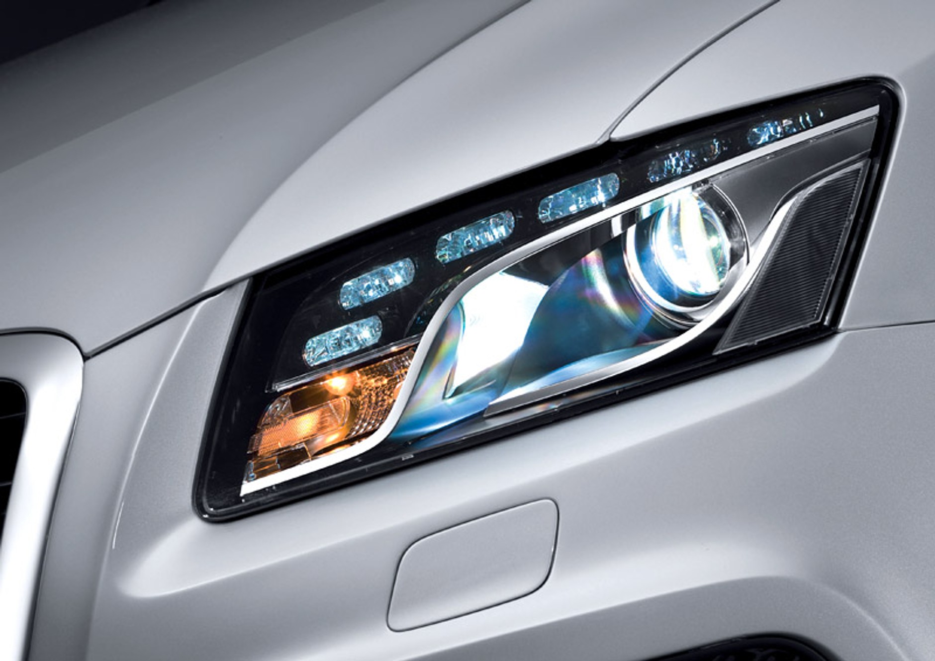 Audi Q5 S-line: nowy SUV w sportowym dresie