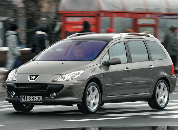 Kompaktowe kombi z dieslem za 10-20 tys. zł