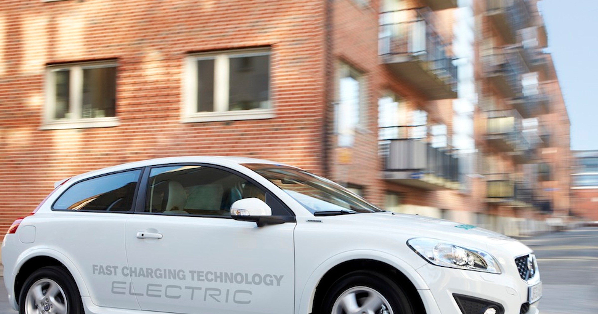 Volvo rozwija auta elektryczne
