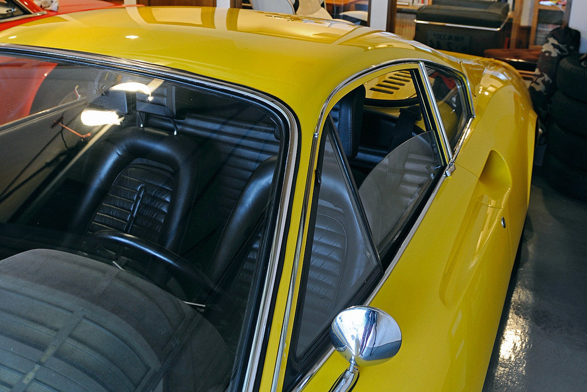 Pokój z widokiem na auto