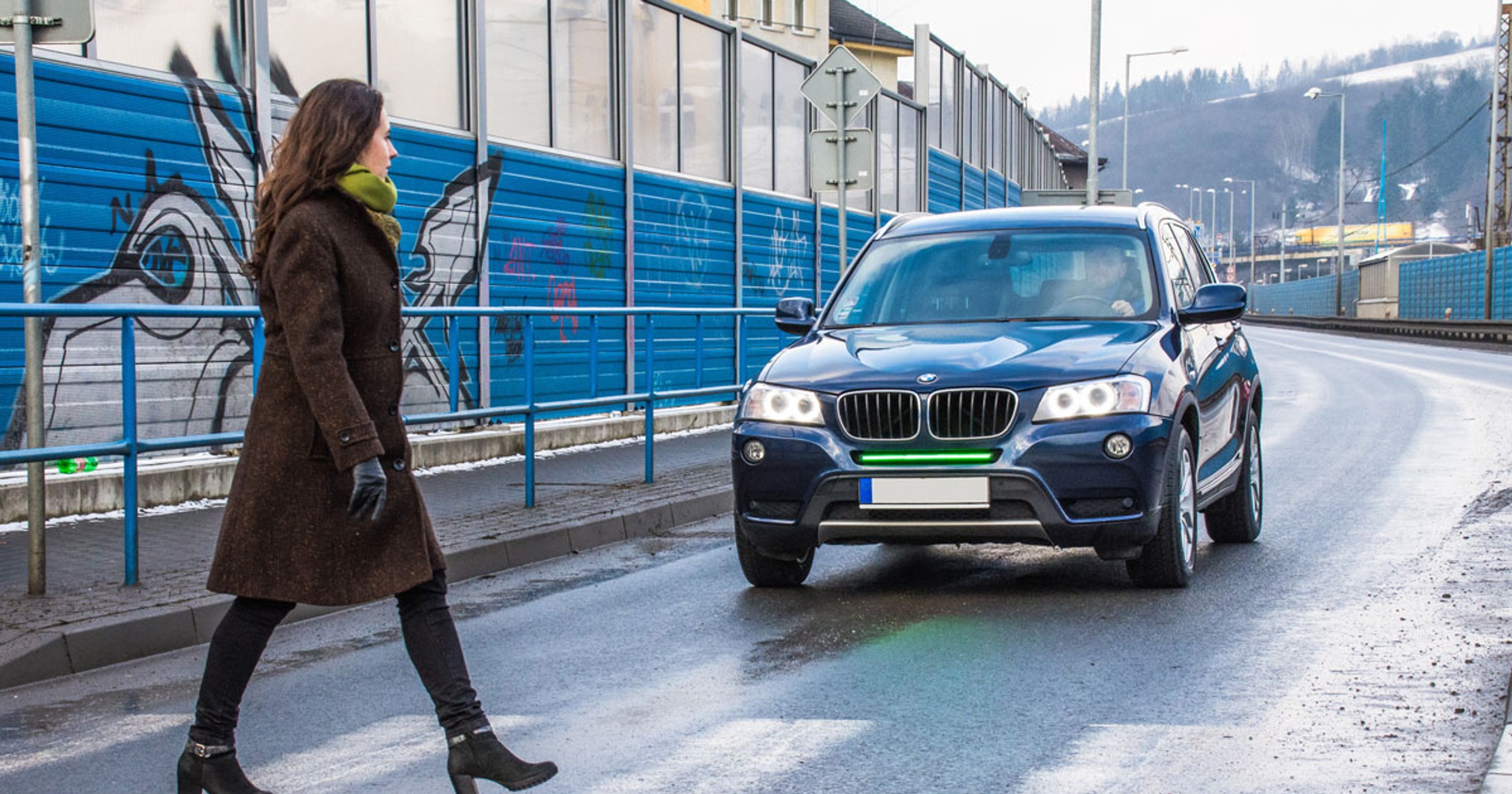 Dodatkowe zielone światło stopu montowane z przodu auta