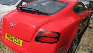 Licytacja komornicza luksusowych aut w Krakowie — Bentley, Mercedes i Jaguar [GALERIA]